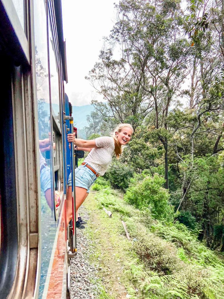 In the train from Kandy to Ella (Sri Lanka)