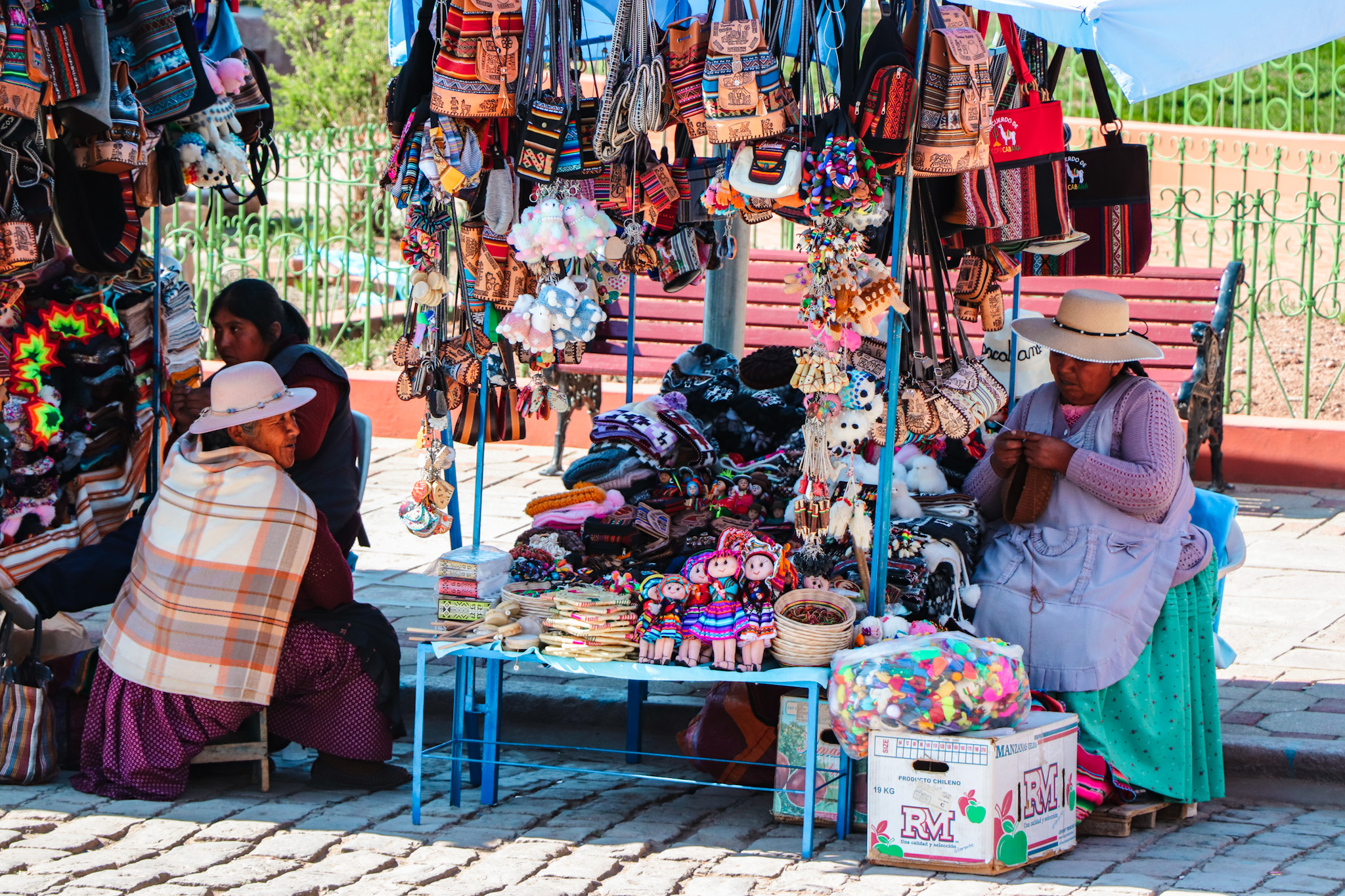 Things to do in La Paz, Bolivia: Cholitas