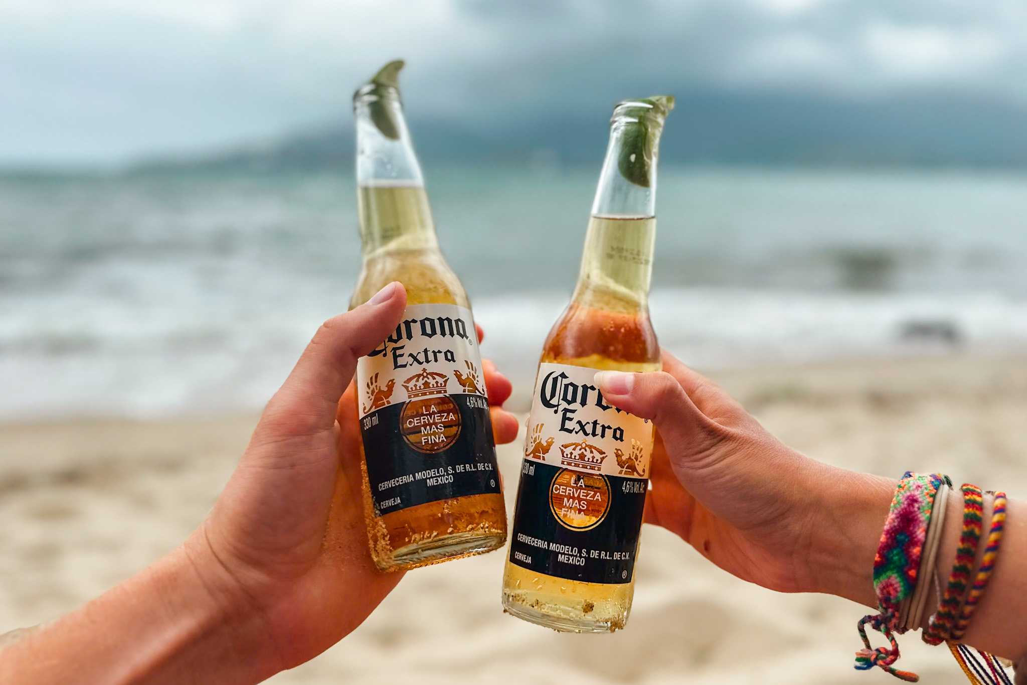 Ilhabela Travel Guide: Drinking cold beer on the beach