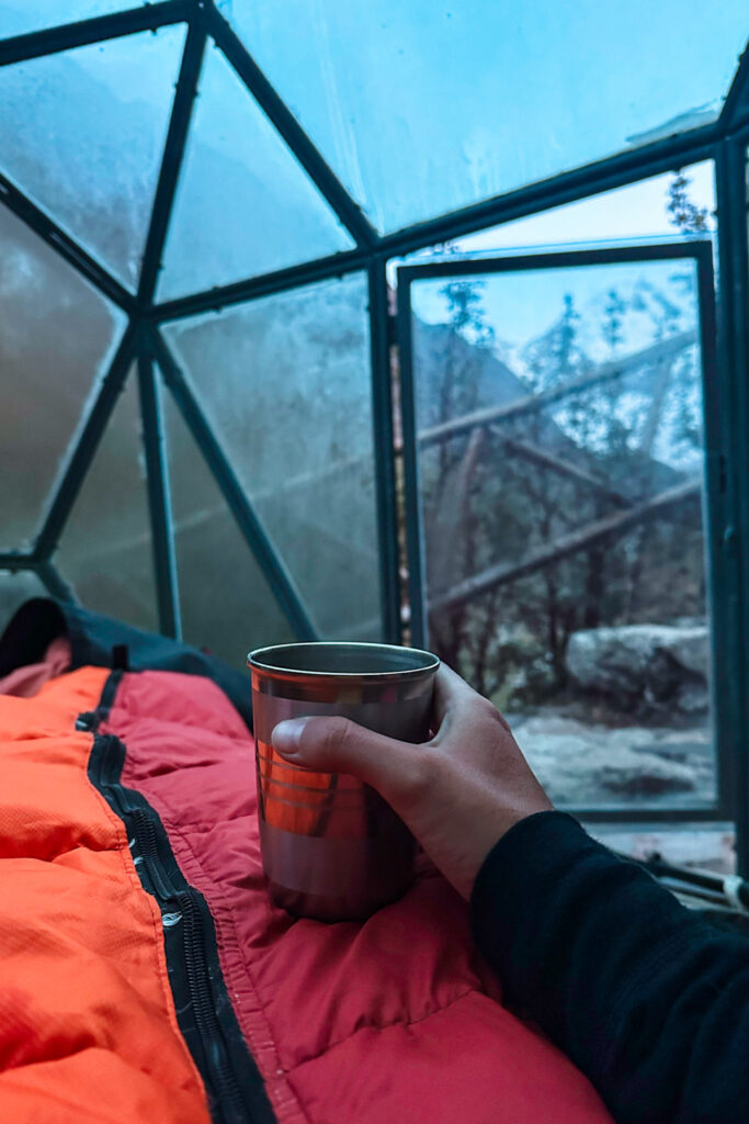 How to avoid altitude sickness in Peru: Hot coca leave tea in a dome camp